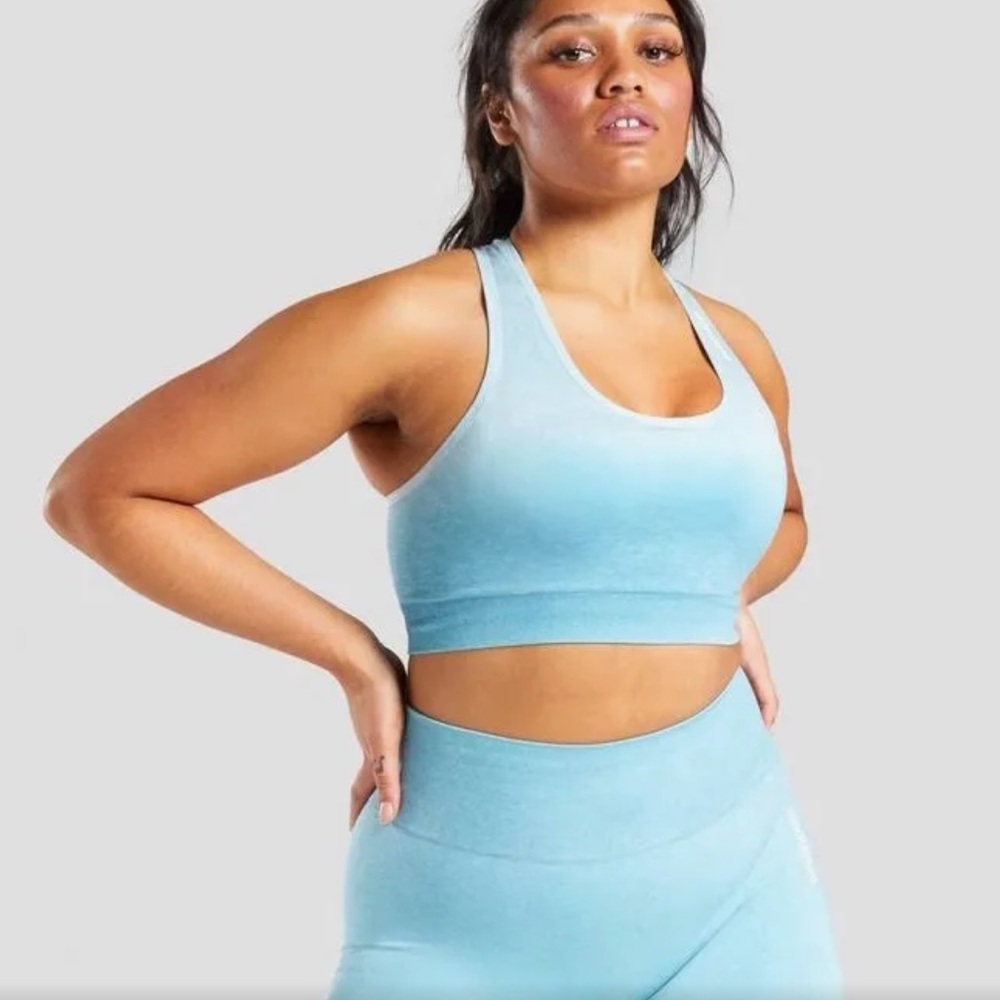 Gymshark blue ombré sports bra and biker shorts size extra small